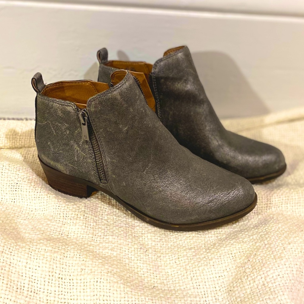 Luckys brand chrome ankle boots size 8